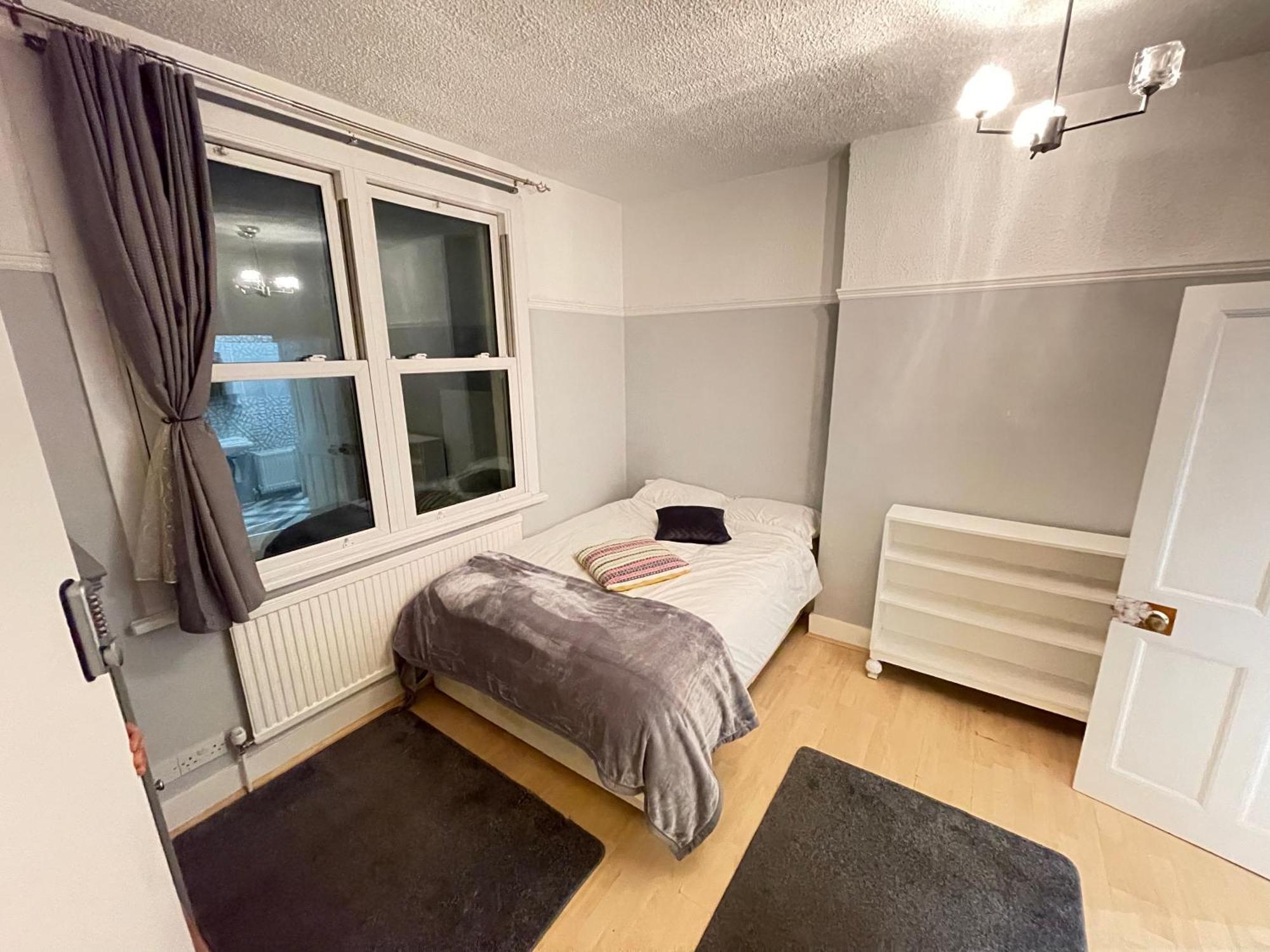Room With Private Bathroom And Shared Kitchen London Kültér fotó