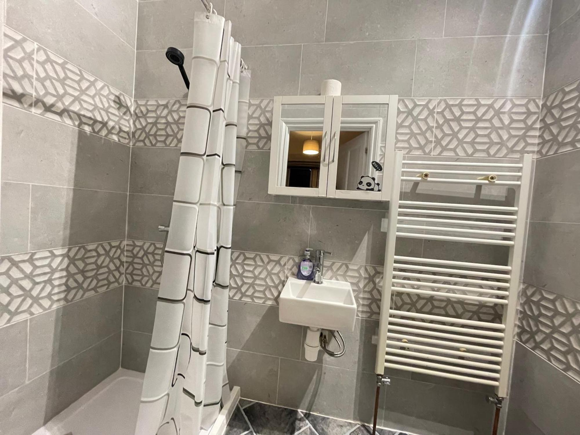 Room With Private Bathroom And Shared Kitchen London Kültér fotó