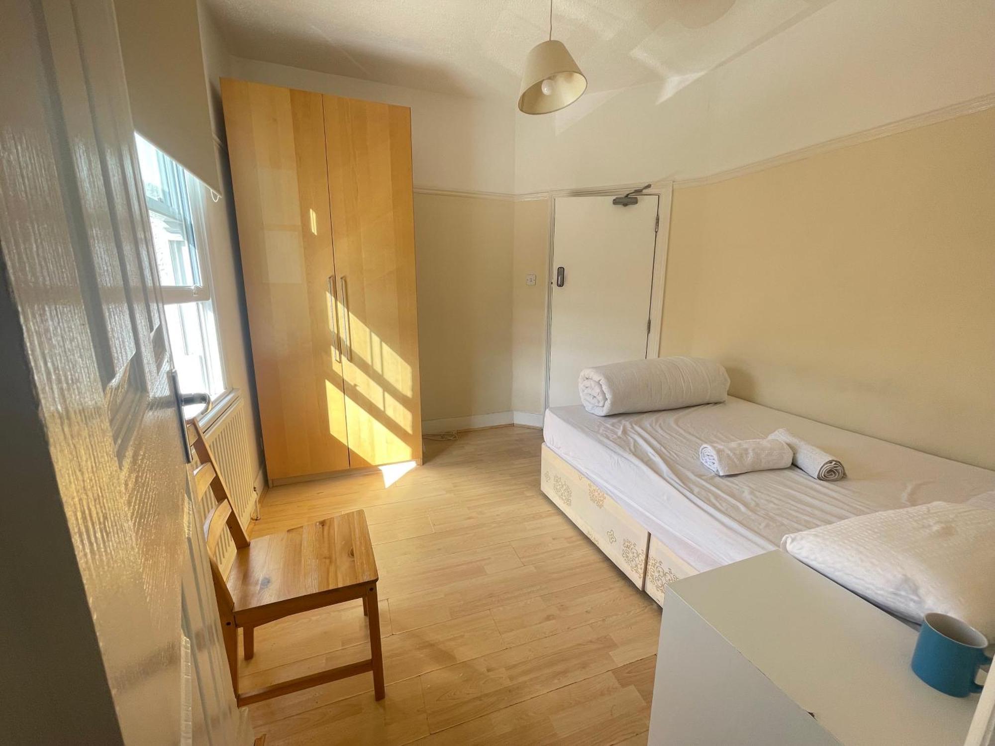 Room With Private Bathroom And Shared Kitchen London Kültér fotó