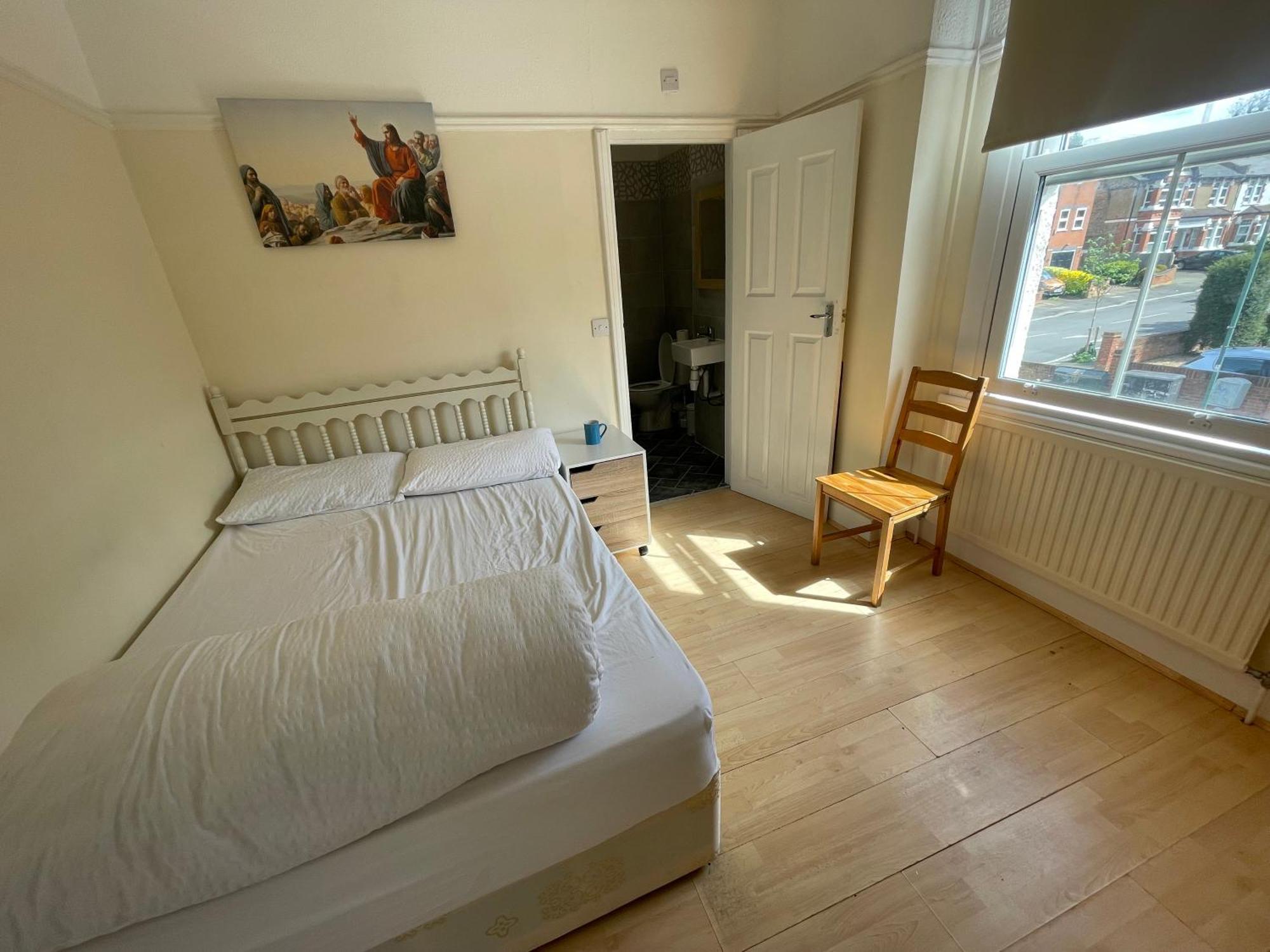 Room With Private Bathroom And Shared Kitchen London Kültér fotó