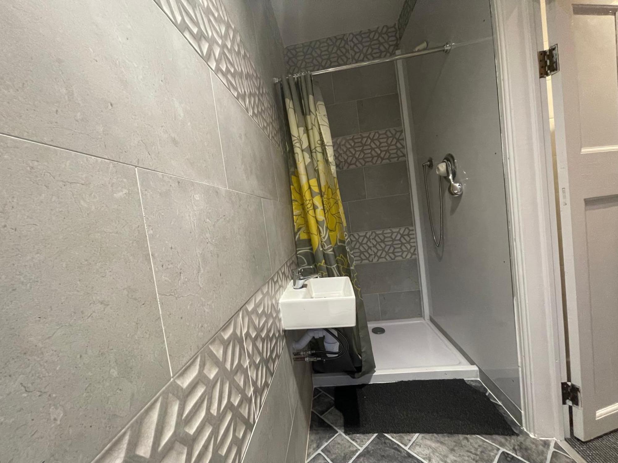 Room With Private Bathroom And Shared Kitchen London Kültér fotó